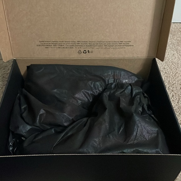 Red Hightop Pradas - Picture 6 of 7